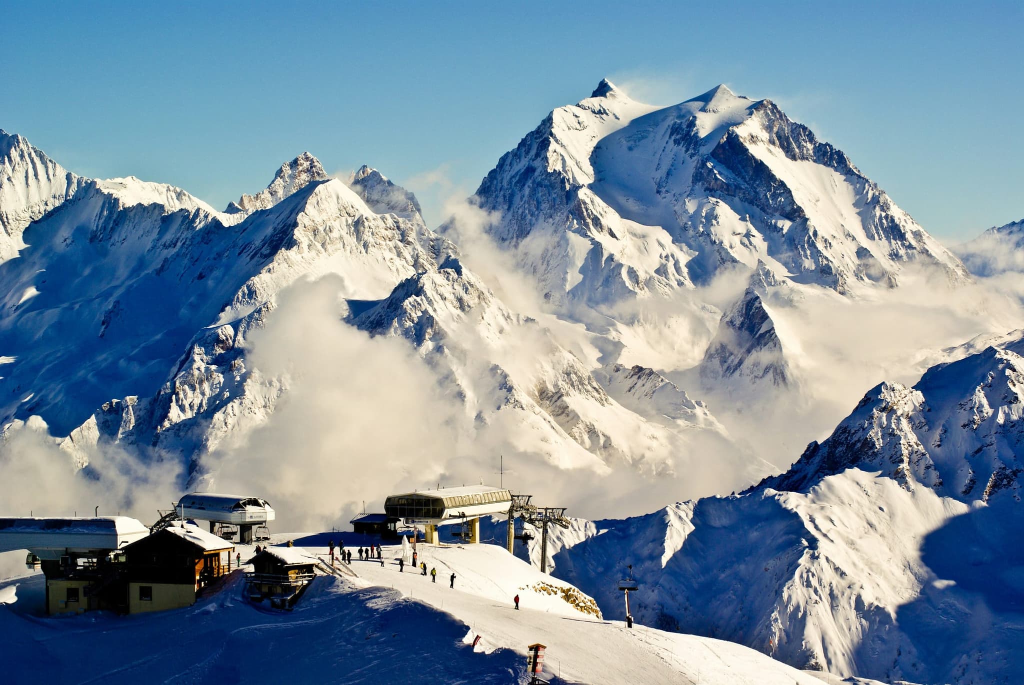 Navette VTC depuis Grenoble vers les stations de ski des Alpes